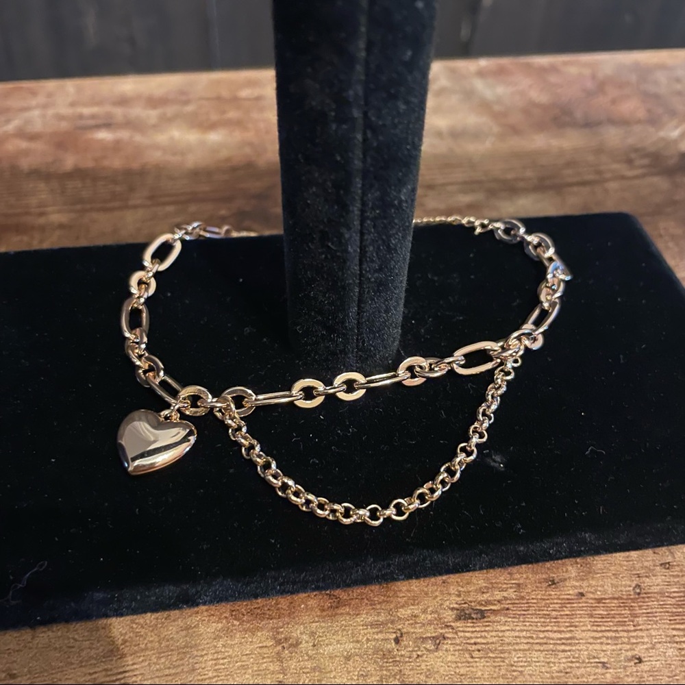 NEW Gold heart charm bracelet